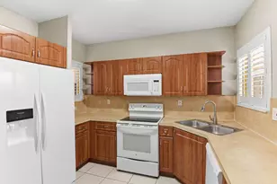 885 SW 6th Ct, Homestead, FL 33034 - Photo 14