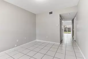 885 SW 6th Ct, Homestead, FL 33034 - Photo 8