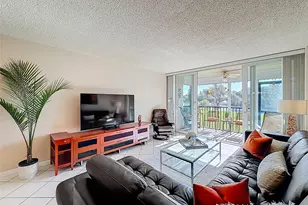 13 Royal Palm Way, Boca Raton, FL 33432 - Photo 2