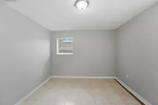 1525 NW 126th St, Miami, FL 33167 - Photo 12