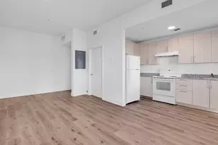 2130 NW 37th St, Miami, FL 33142 - Photo 8