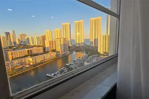 300 Bayview Dr, Sunny Isles Beach, FL 33160 - Photo 28