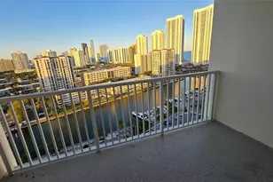 300 Bayview Dr, Sunny Isles Beach, FL 33160 - Photo 14