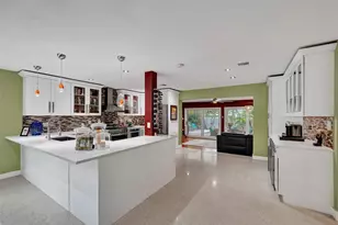 1743 NE 27th St, Wilton Manors, FL 33334 - Photo 10