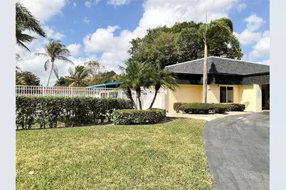 4602 Norfolk Island Pine Drive, Tamarac, FL 33319 - Photo 38