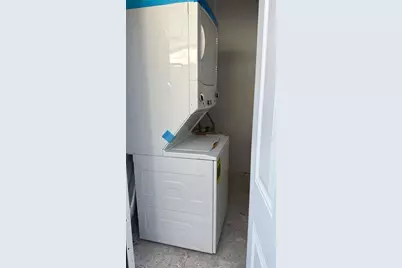 1054-1058 SW 2nd Street #1056, Hallandale Beach, FL 33009 - Photo 2