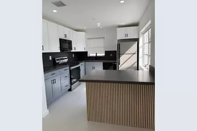 1054-1058 SW 2nd Street #1058, Hallandale Beach, FL 33009 - Photo 1