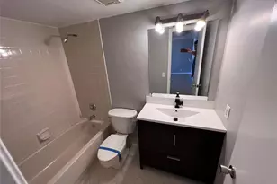 118 Lake Emerald Dr, Oakland Park, FL 33309 - Photo 10