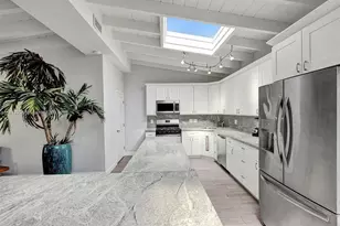 2500 NE 19th St, Pompano Beach, FL 33062 - Photo 8