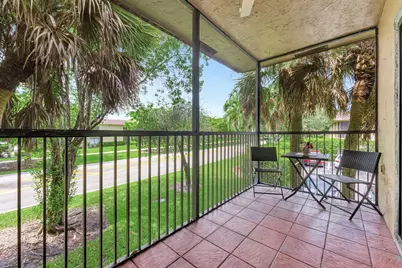 334 Lakeview Drive #204, Weston, FL 33326 - Photo 8