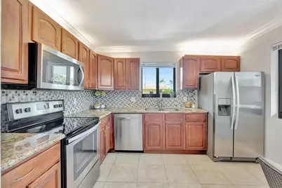 334 Lakeview Drive #204, Weston, FL 33326 - Photo 6