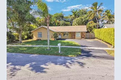 19667 Delaware Circle, Boca Raton, FL 33434 - Photo 2