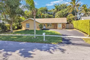 19667 Delaware Cir, Boca Raton, FL 33434 - Photo 2