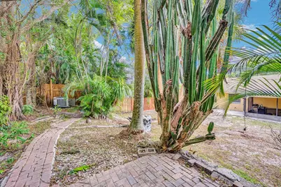 19667 Delaware Circle, Boca Raton, FL 33434 - Photo 32