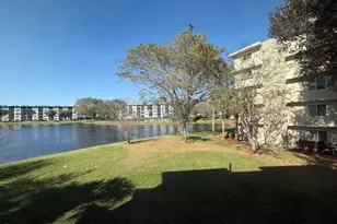 2106 S Cypress Bend Dr, Pompano Beach, FL 33069 - Photo 16