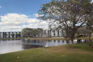 2106 S Cypress Bend Dr, Pompano Beach, FL 33069 - Photo 10