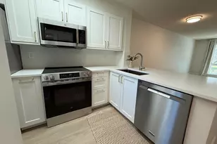 2106 S Cypress Bend Dr, Pompano Beach, FL 33069 - Photo 2