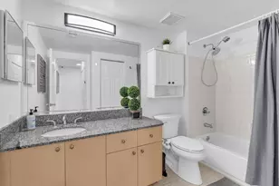 2478 Centergate Dr, Miramar, FL 33025 - Photo 18