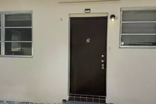 126 SE 10th St, Hallandale Beach, FL 33009 - Photo 1