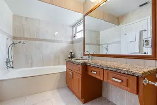 961 SW 98th Ave, Pembroke Pines, FL 33025 - Photo 24