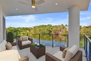 1133 NE 18th Ct, Fort Lauderdale, FL 33305 - Photo 2