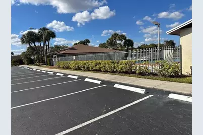 3400 Meadows Circle, Miramar, FL 33025 - Photo 10