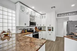 9814 NW 1st Manor, Coral Springs, FL 33071 - Photo 4