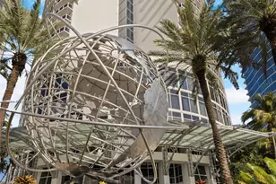 18001 Collins Ave, North Miami Beach, FL 33160 - Photo 4