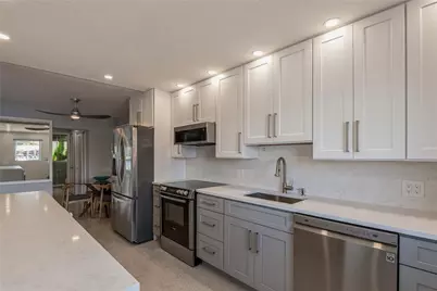 561 Bayshore Drive #6, Fort Lauderdale, FL 33304 - Photo 2