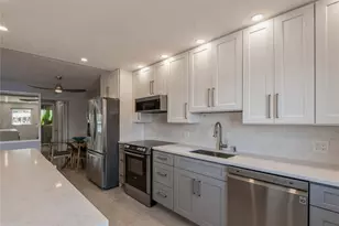 561 Bayshore Dr, Fort Lauderdale, FL 33304 - Photo 2
