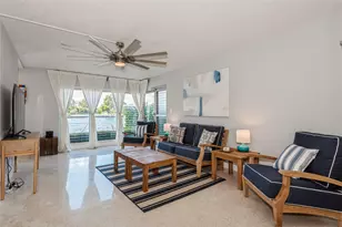 561 Bayshore Dr, Fort Lauderdale, FL 33304 - Photo 6