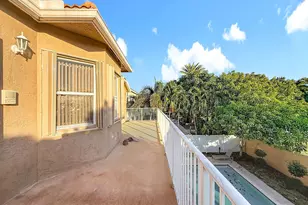 16918 SW 16th St, Hollywood, FL 33027 - Photo 32