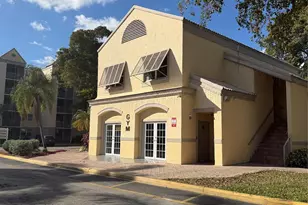 8225 Lake Dr, Doral, FL 33166 - Photo 22