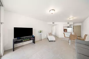 8225 Lake Dr, Doral, FL 33166 - Photo 10