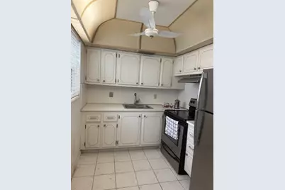 148 Farnham G #148, Deerfield Beach, FL 33442 - Photo 4