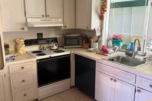 626 S Crescent Dr, Hollywood, FL 33021 - Photo 2