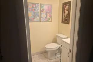 3252 Foxcroft Rd, Miramar, FL 33025 - Photo 16