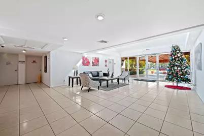 140 Lakeview Drive #103, Weston, FL 33326 - Photo 2