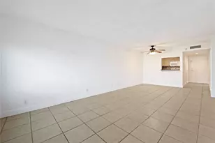 140 Lakeview Dr, Weston, FL 33326 - Photo 10