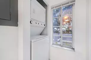 401 NE 1st Ct, Hallandale Beach, FL 33009 - Photo 8