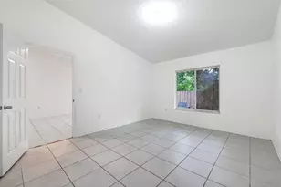401 NE 1st Ct, Hallandale Beach, FL 33009 - Photo 12