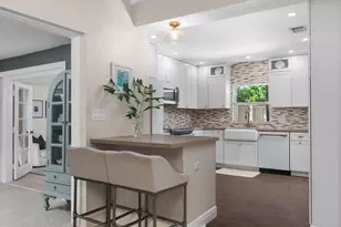 2740 NE 27th Ct, Fort Lauderdale, FL 33306 - Photo 4