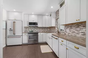 2740 NE 27th Ct, Fort Lauderdale, FL 33306 - Photo 12