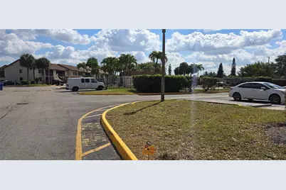 8011 Southgate Boulevard #L10, North Lauderdale, FL 33068 - Photo 4