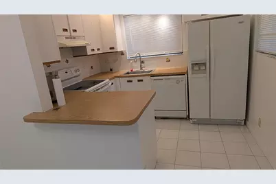 2372 NW 39th Avenue, Coconut Creek, FL 33066 - Photo 2