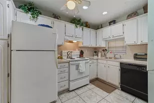 691 S Hollybrook Dr, Pembroke Pines, FL 33025 - Photo 2