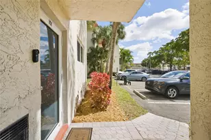 9611 N Hollybrook Lake Dr, Pembroke Pines, FL 33025 - Photo 20