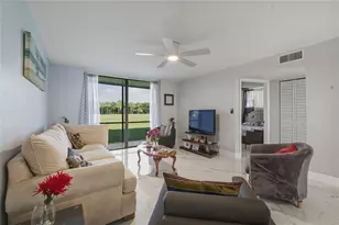 9611 N Hollybrook Lake Dr, Pembroke Pines, FL 33025 - Photo 10