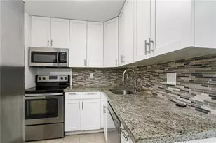 883 NE 33rd St, Oakland Park, FL 33334 - Photo 14