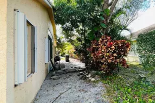244 Caribe Ct, Greenacres, FL 33413 - Photo 22